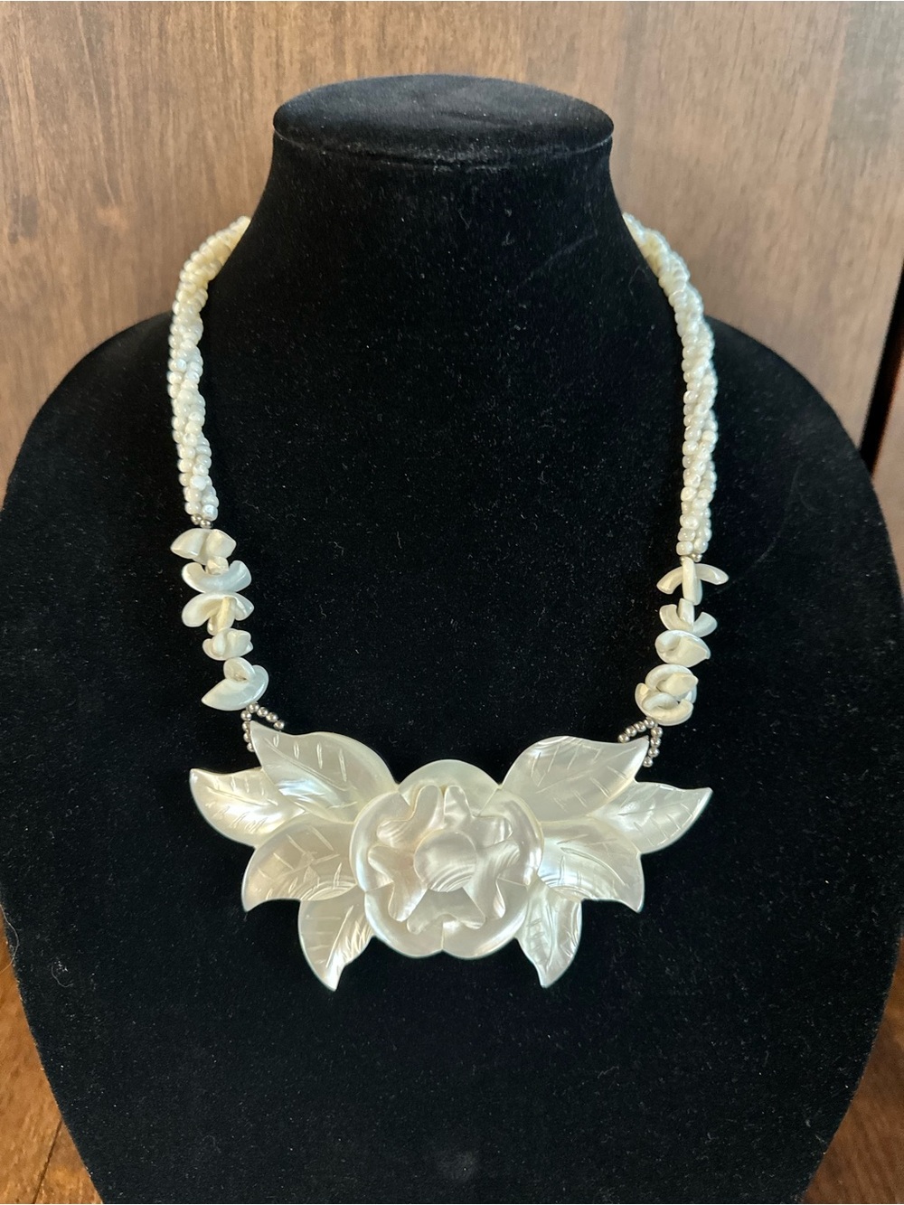 Lee Sands Mother-of-Pearl MOP and Shell Floral Necklace